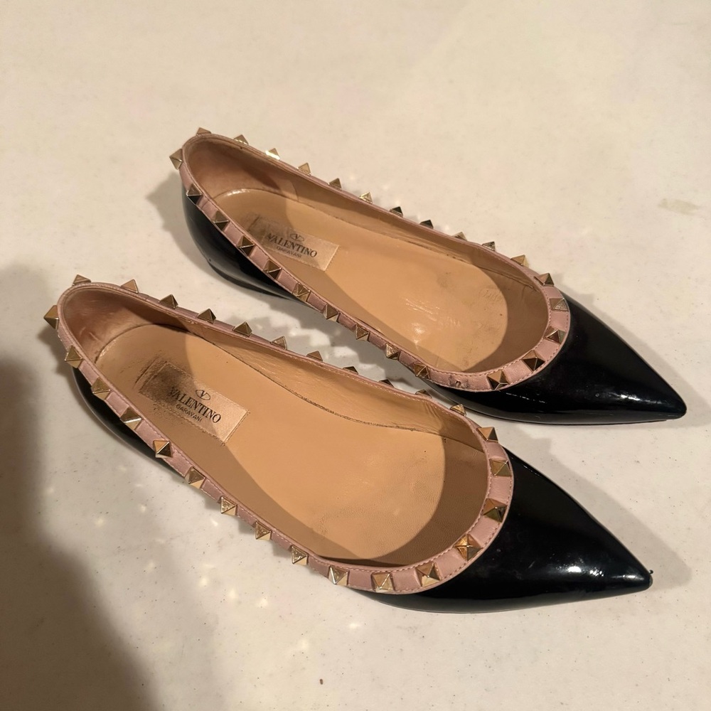 Valentino Garavani Rock Stud Patent Leather Pointed Toe Flats Black 38.5/8.5 - Picture 2 of 8